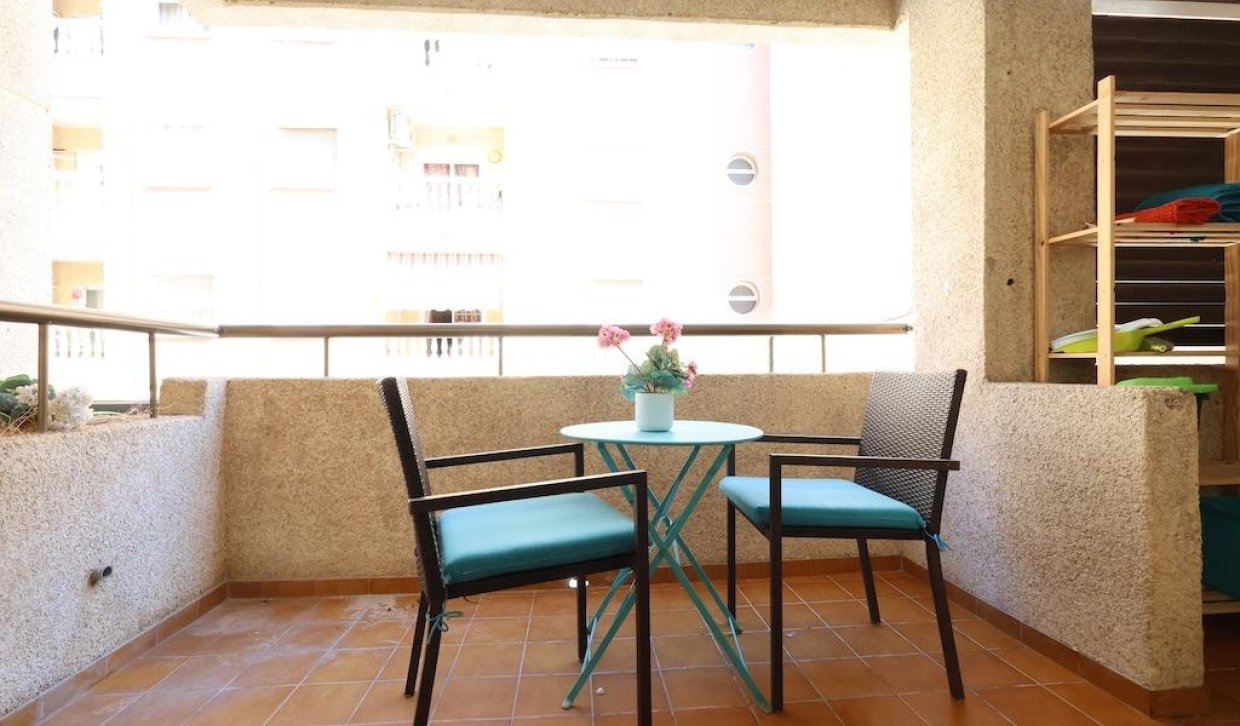 Odsprzedaż - Mieszkanie w bloku - Torrevieja - Centro