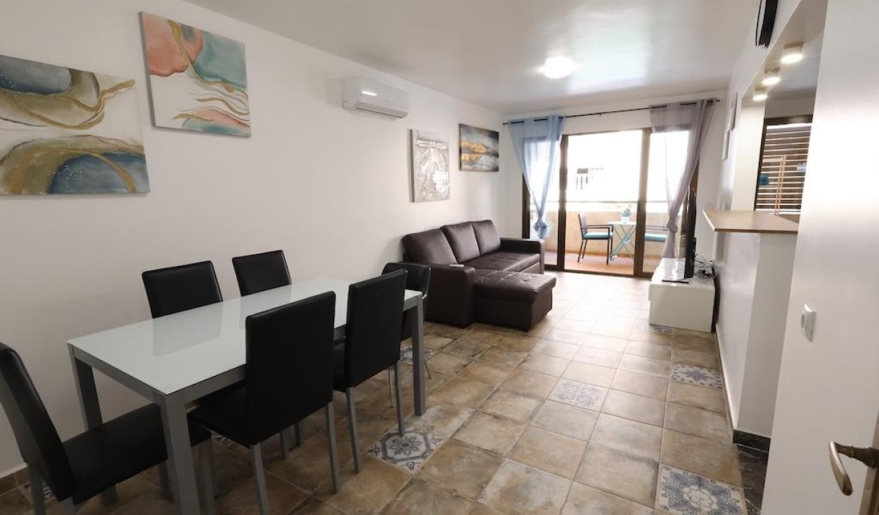 Odsprzedaż - Mieszkanie w bloku - Torrevieja - Centro