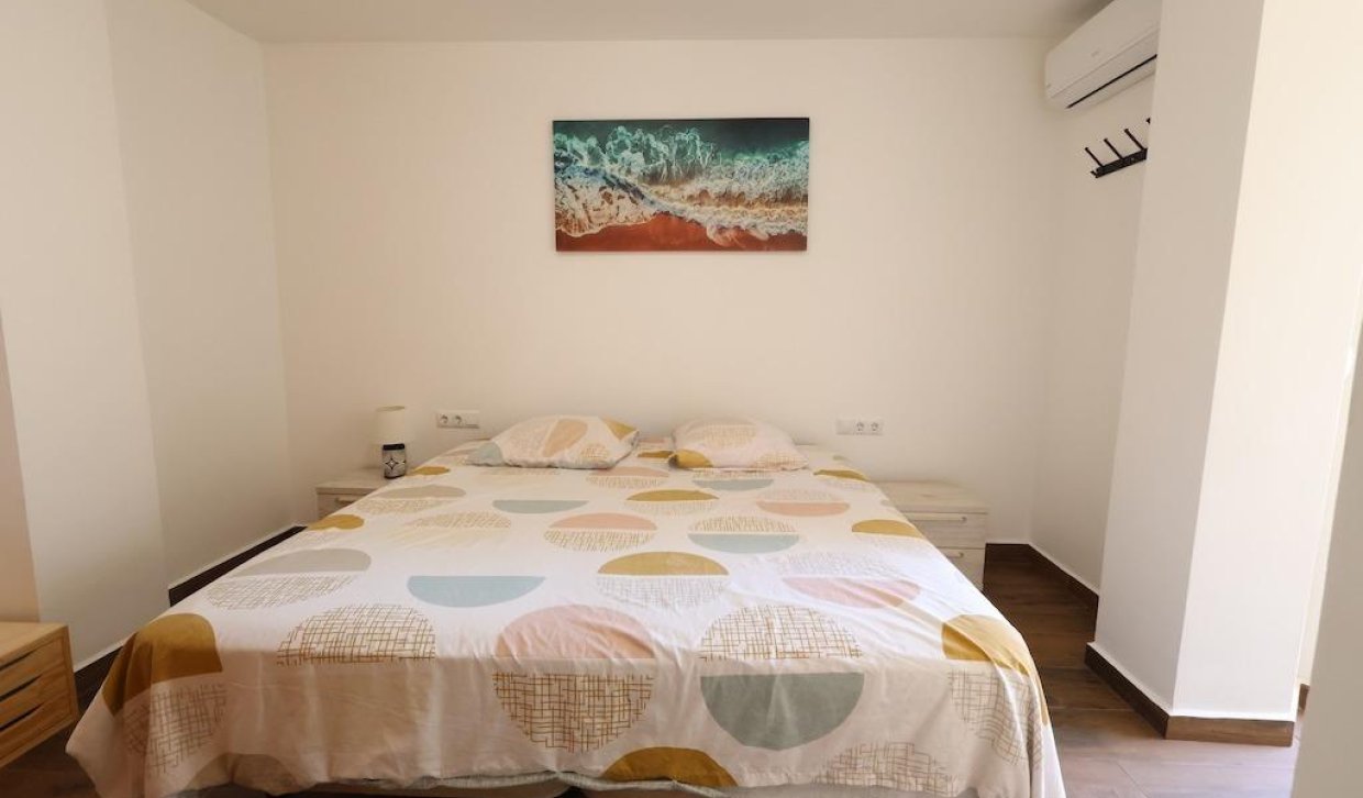 Odsprzedaż - Mieszkanie w bloku - Torrevieja - Centro