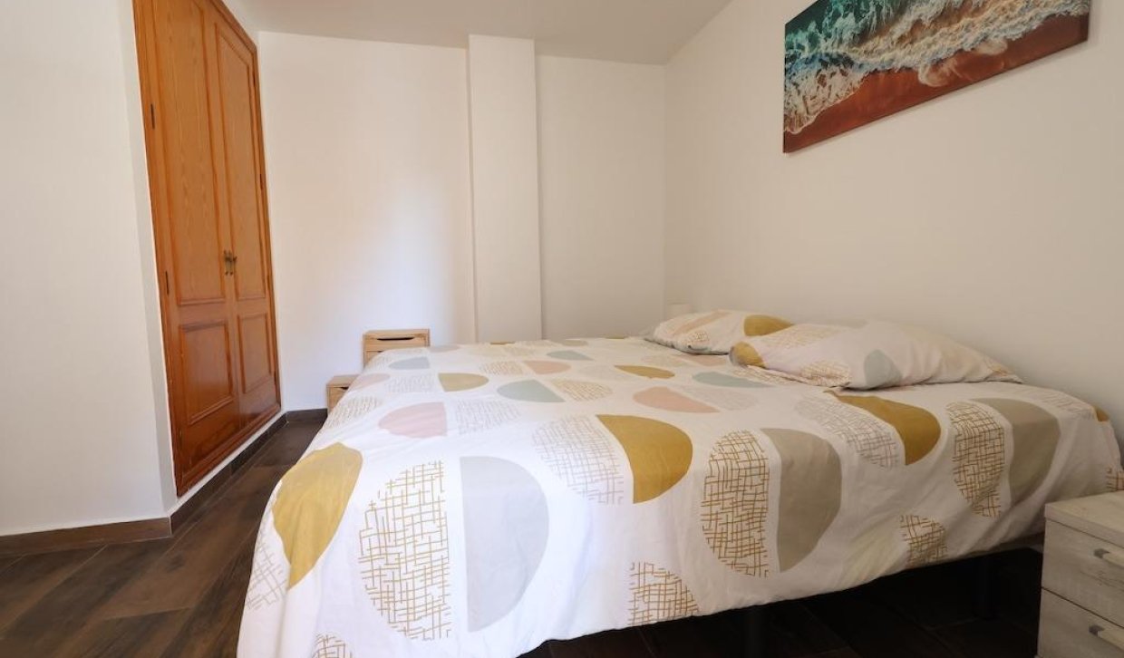 Odsprzedaż - Mieszkanie w bloku - Torrevieja - Centro