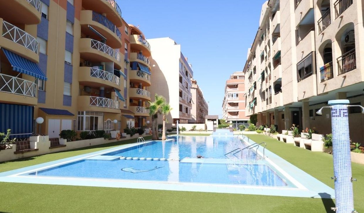 Odsprzedaż - Mieszkanie w bloku - Torrevieja - Centro