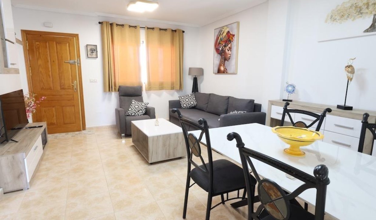 Wynajem długoterminowy - Mieszkanie w bloku - Orihuela Costa - Las Filipinas
