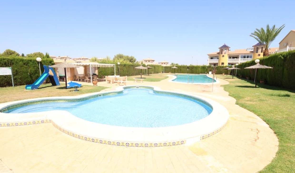 Wynajem długoterminowy - Mieszkanie w bloku - Orihuela Costa - Las Filipinas