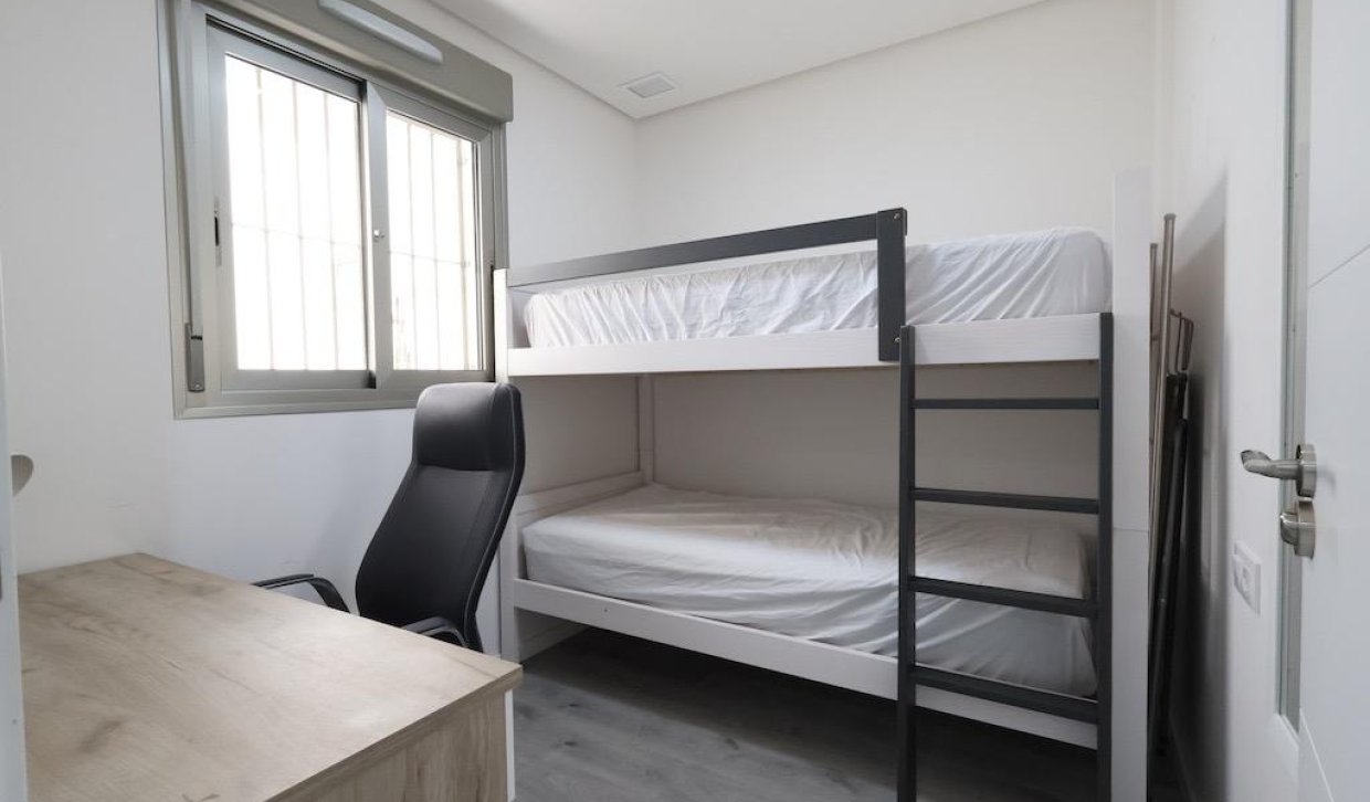 Resale - Apartment  - Orihuela Costa - Villamartín