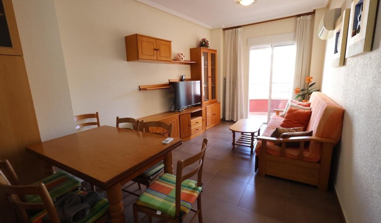 Odsprzedaż - Mieszkanie w bloku - Torrevieja - Centro