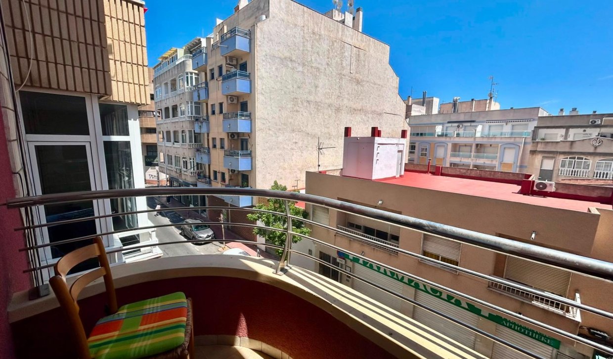 Odsprzedaż - Mieszkanie w bloku - Torrevieja - Centro