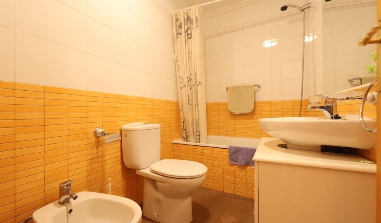 Resale - Apartment  - Torrevieja - Centro