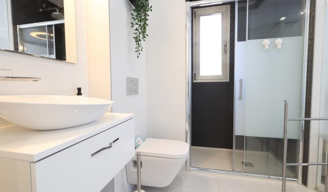 Resale - Apartment  - Orihuela Costa - Los Dolses