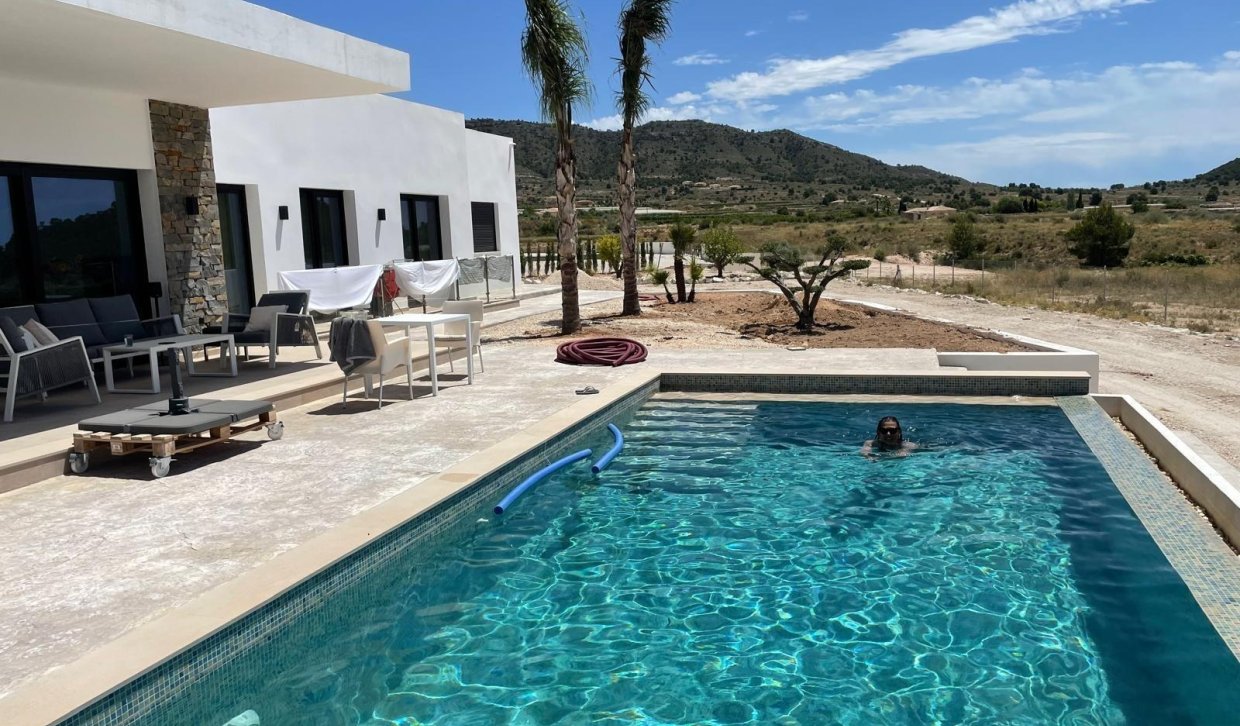 Obra nueva - Villa - Pinoso - Comunidad Valenciana