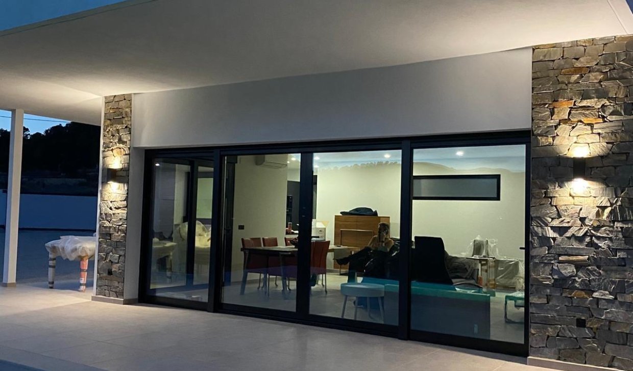 Obra nueva - Villa - Pinoso - Comunidad Valenciana