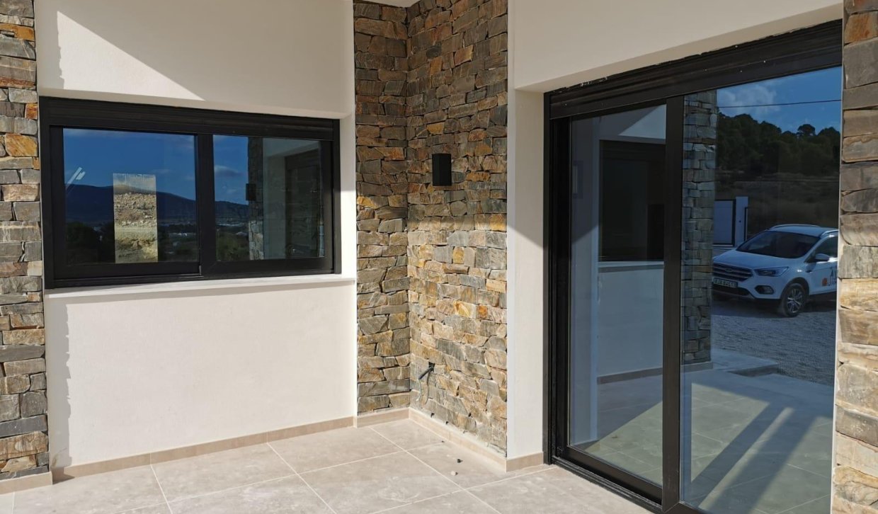Obra nueva - Villa - Pinoso - Comunidad Valenciana