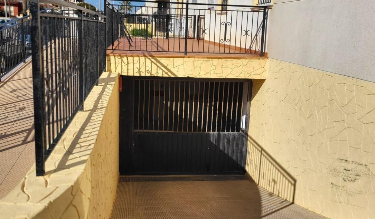 Bestaande woning  - Garage - Orihuela Costa - Los Almendros-La Florida