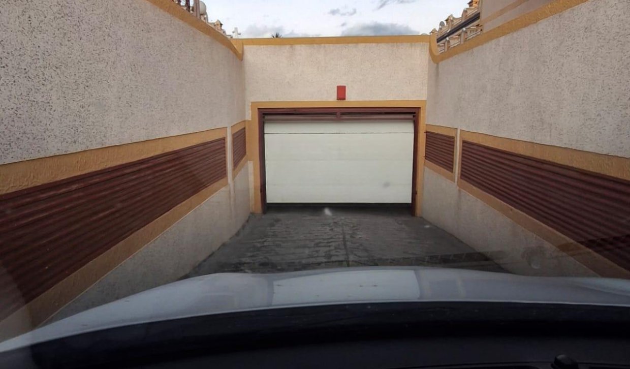 Bestaande woning  - Garage - Orihuela Costa - Los Almendros-La Florida