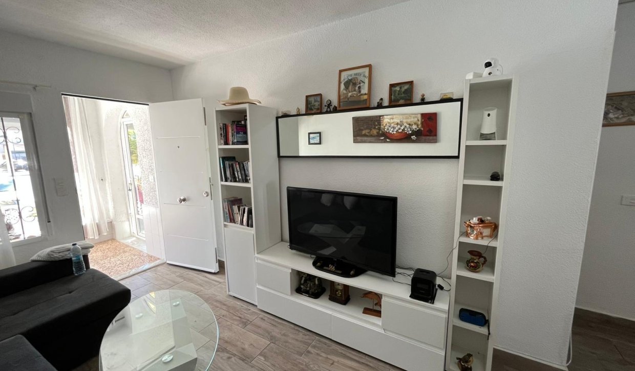 Verhuur - Appartement  - Orihuela Costa - La Regia