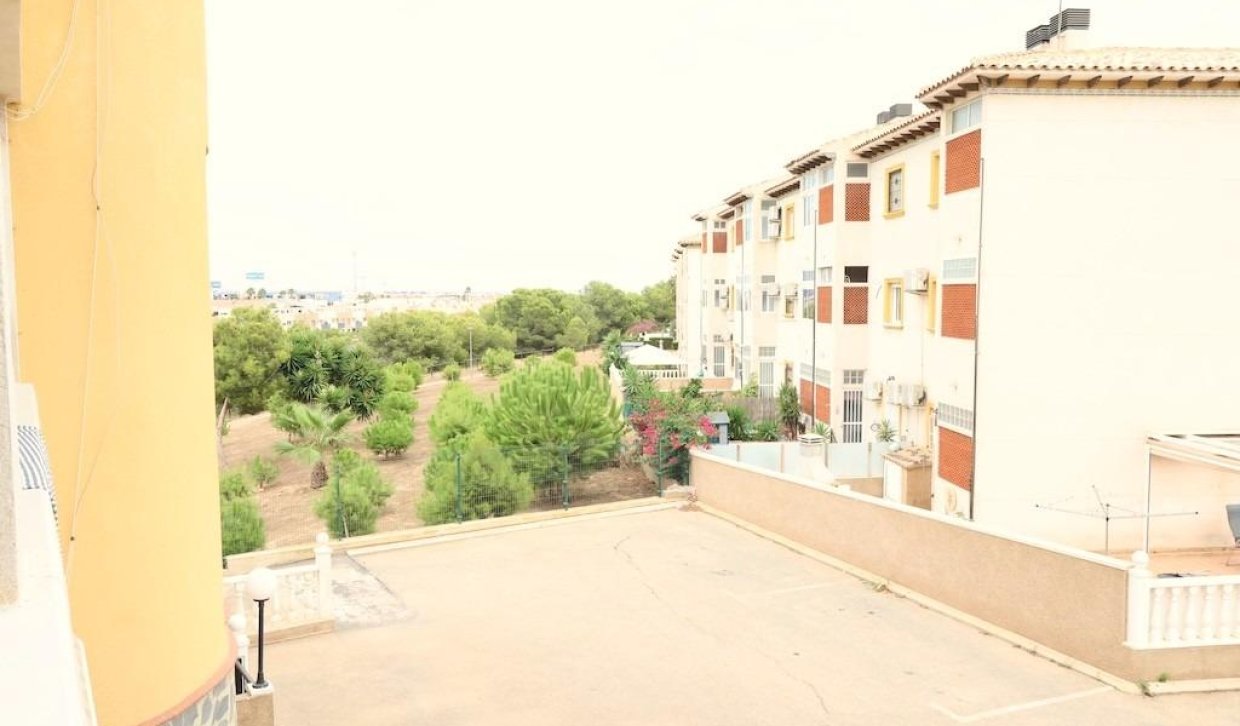 Resale - Apartment  - Orihuela Costa - La Zenia