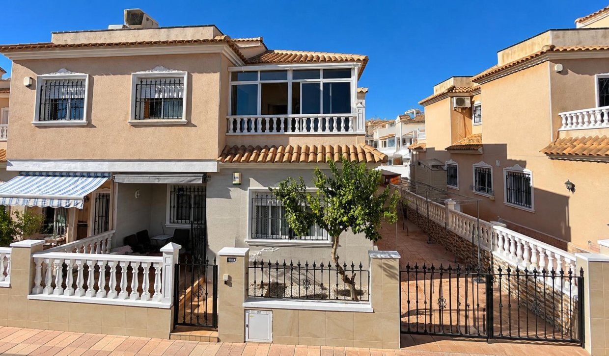 Rental - semi-detached house - Orihuela Costa - La Regia
