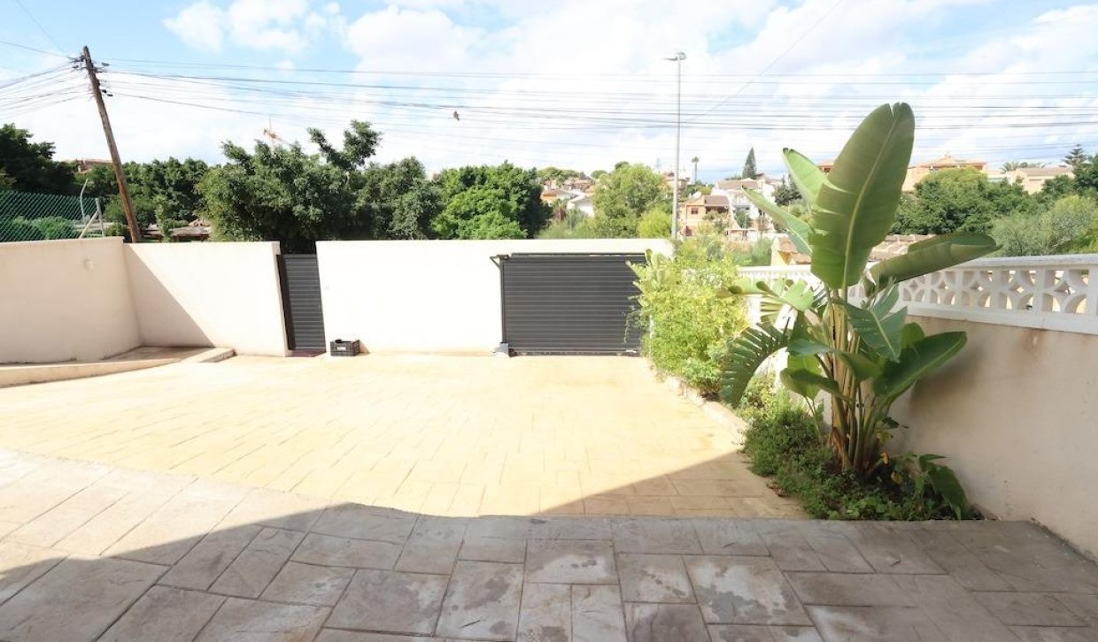 Alquiler - Apartamento  - Torrevieja - Los balcones