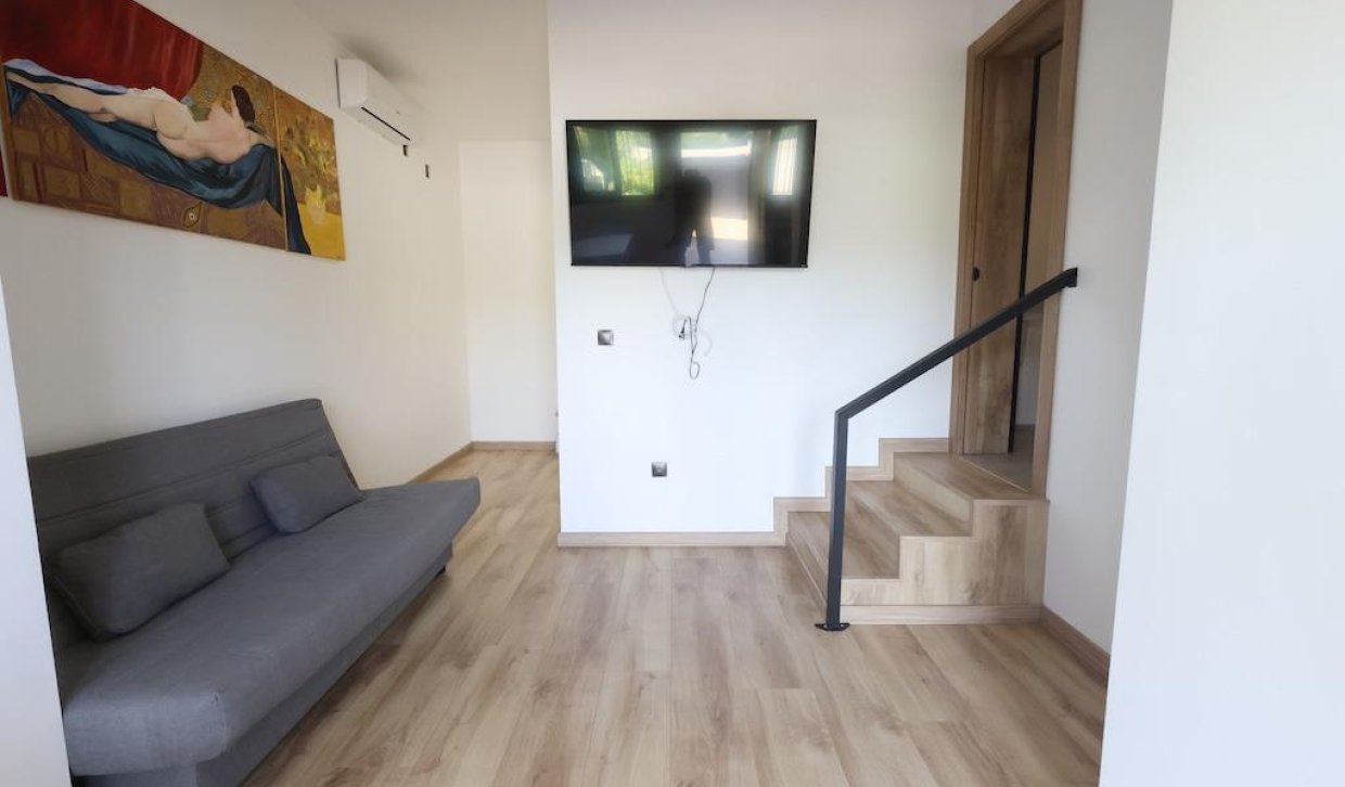 Alquiler - Apartamento  - Torrevieja - Los balcones