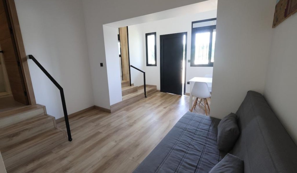 Alquiler - Apartamento  - Torrevieja - Los balcones