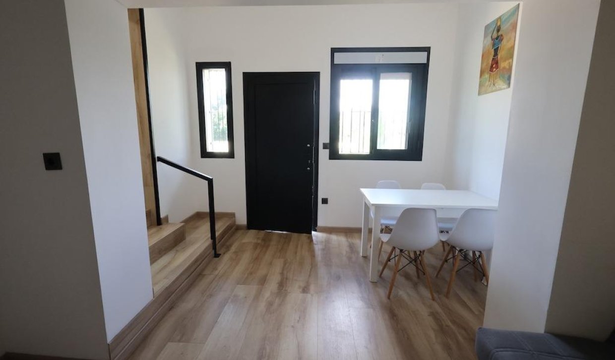 Alquiler - Apartamento  - Torrevieja - Los balcones