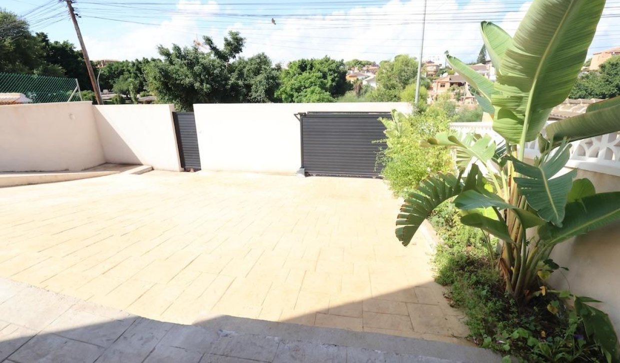 Alquiler - Apartamento  - Torrevieja - Los balcones