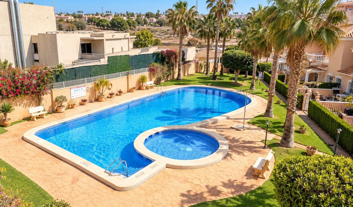 Verhuur - Halfvrijstaande  woning - Orihuela Costa - La Regia