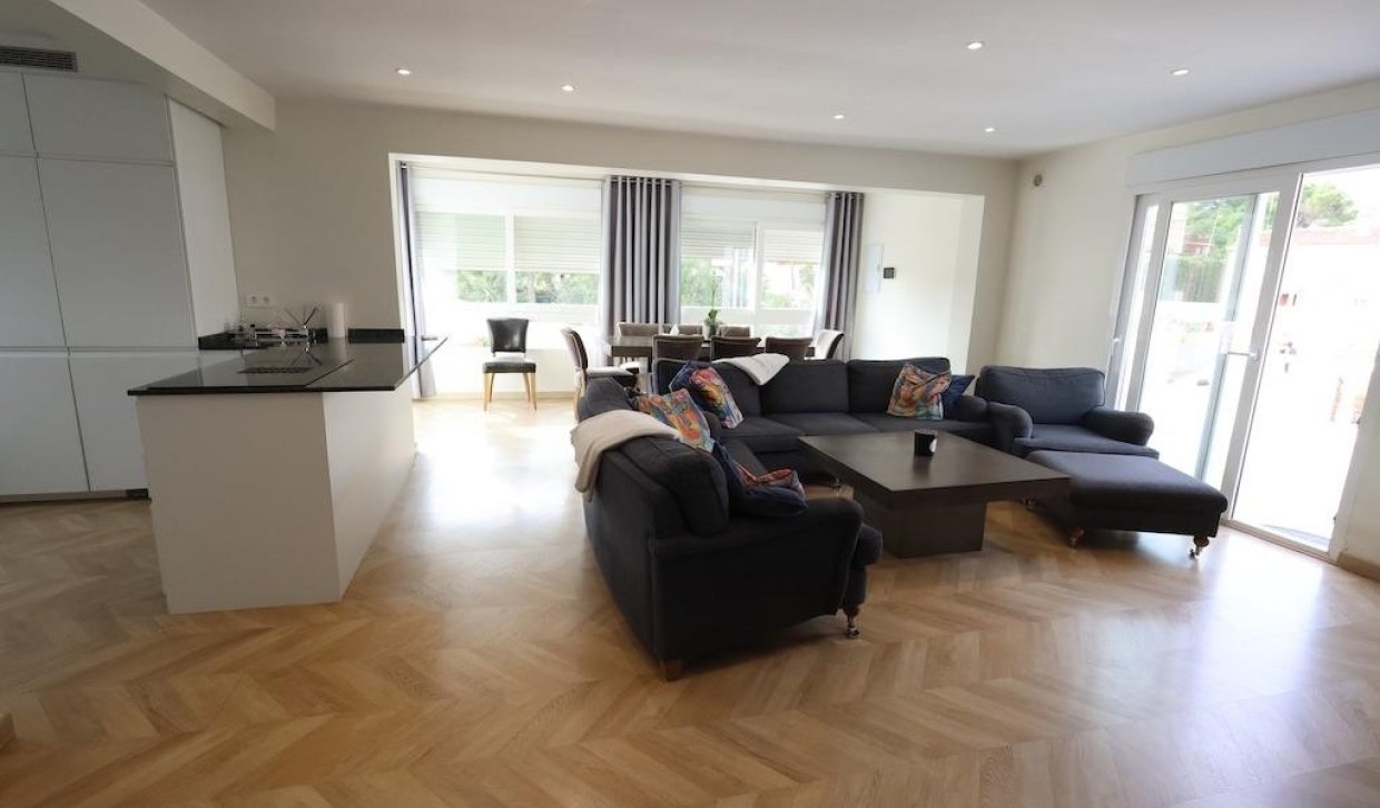 Resale - Chalet - Torrevieja - Los Balcones - Los Altos del Edén
