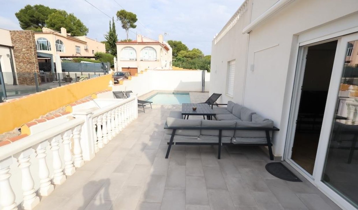 Segunda Mano - Chalet - Torrevieja - Los Balcones - Los Altos del Edén