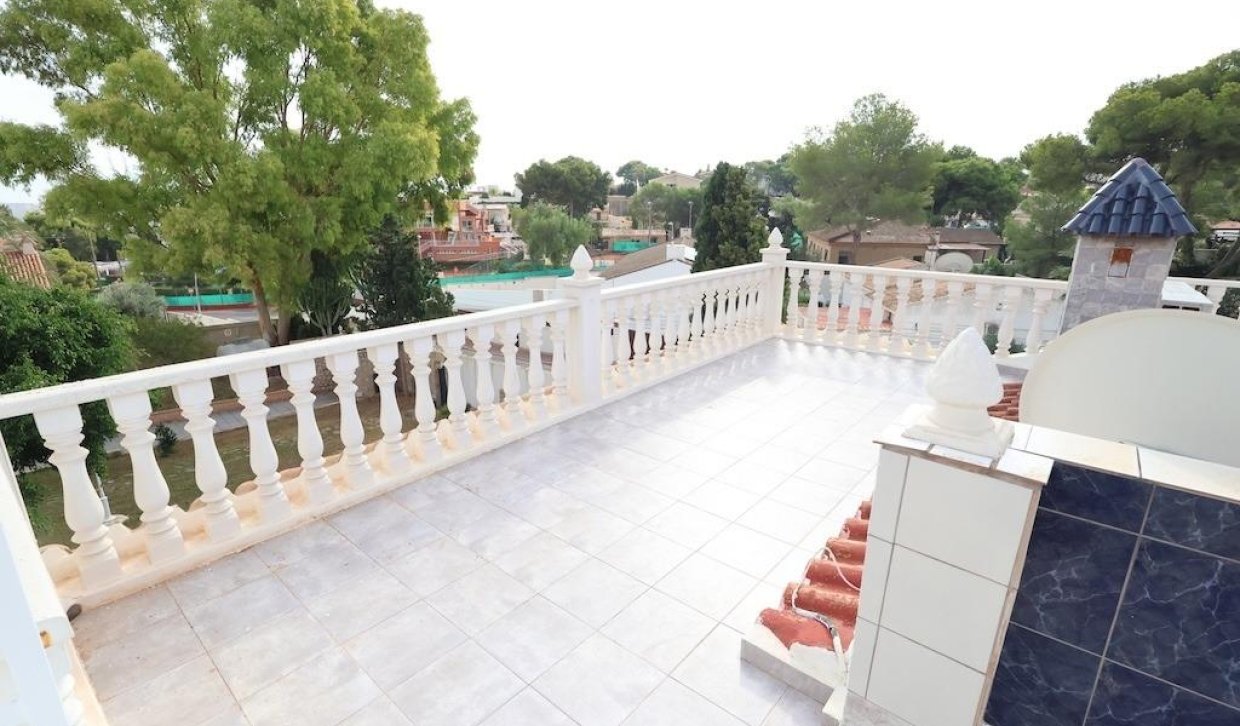 Resale - Chalet - Torrevieja - Los Balcones - Los Altos del Edén