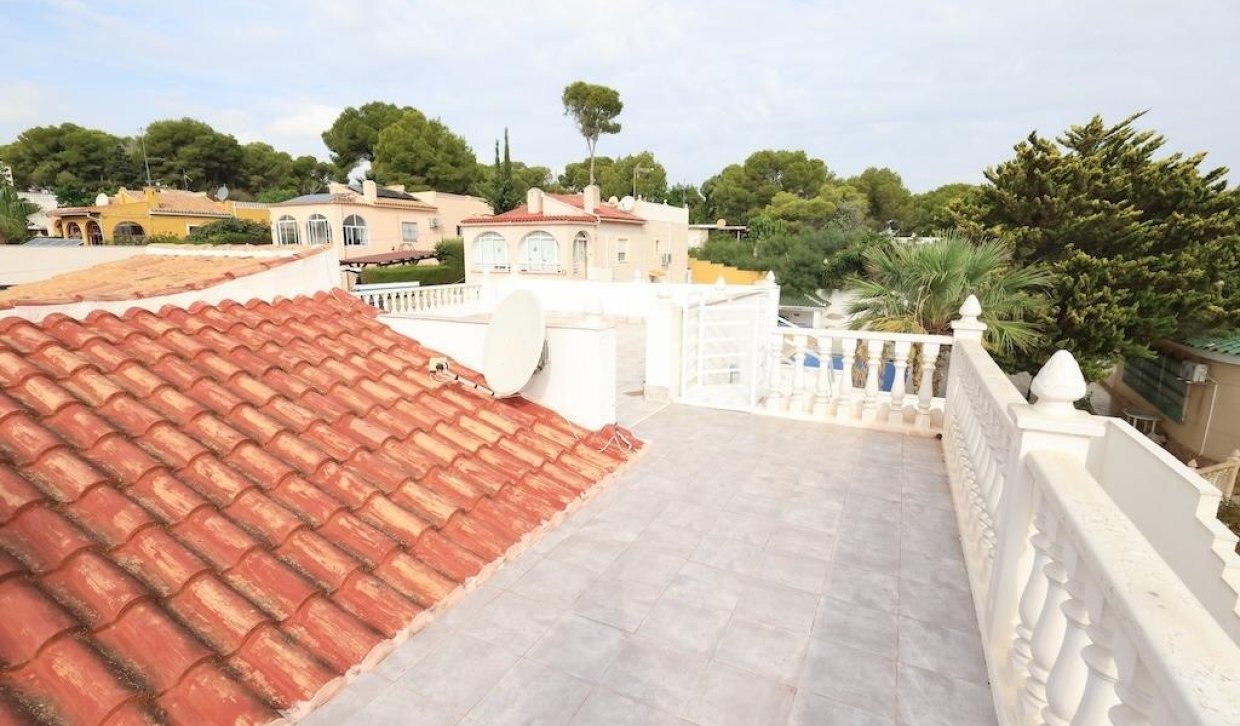 Resale - Chalet - Torrevieja - Los Balcones - Los Altos del Edén