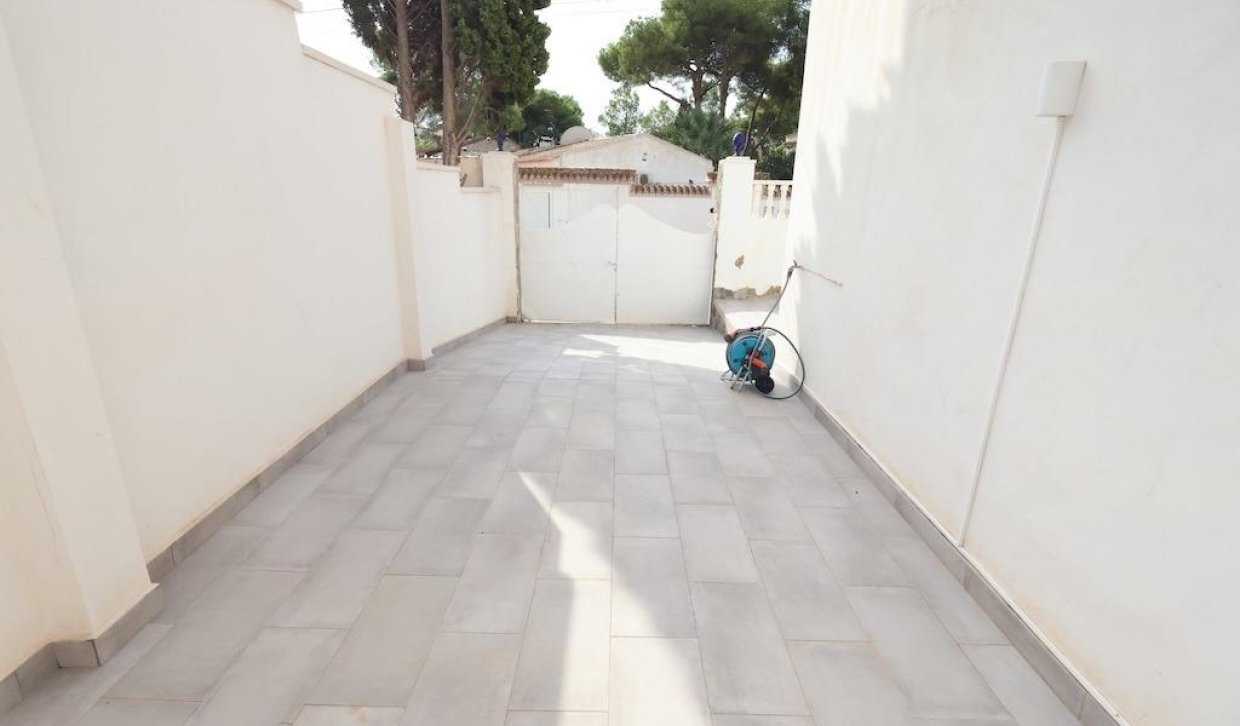 Resale - Chalet - Torrevieja - Los Balcones - Los Altos del Edén