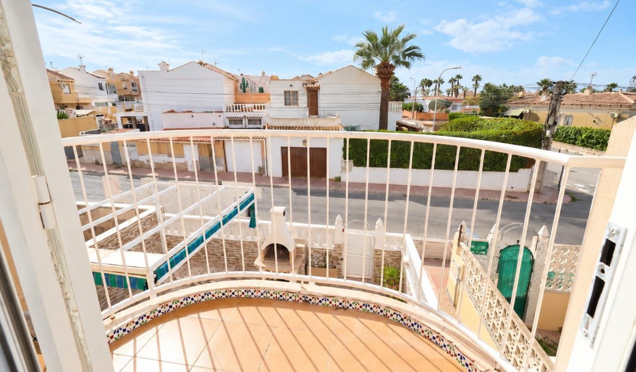 Resale - Upper floor bungalow - Torrevieja - La Siesta - El Salado - Torreta